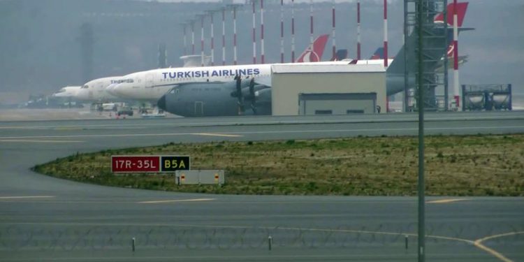 İngiliz kargo uçağı yardım malzemesi için İstanbul’da