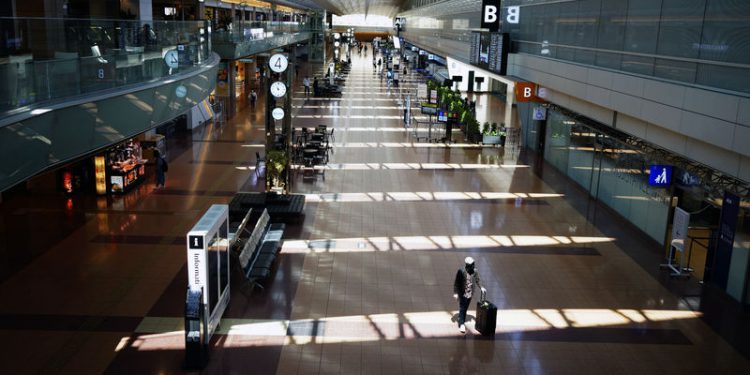 IATA: Martta yolcu talebi yüzde 52,9 düştü