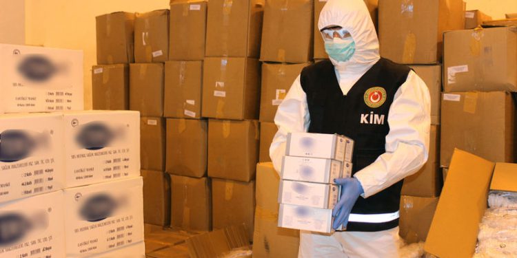 İstanbul Havalimanı’nda maske kaçakçılığı