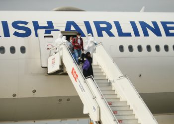 Suudi Arabistan’dan 308 Türk vatandaşı tahliye edildi