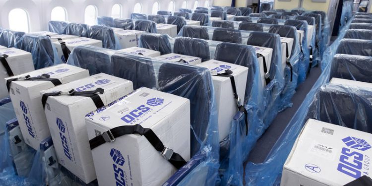 Uçak koltuklarında yolcu yerine kargo taşınıyor