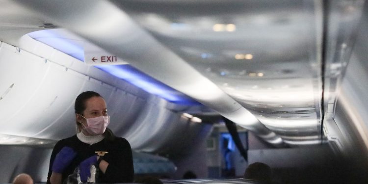 Havayollarından ilginç Covid-19 uniformaları!