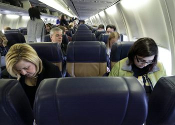 AB Komisyonu: Orta koltuktan daha öncelikli önlemler alınmalı