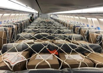 Onur Air yolcu uçağıyla kargoya başladı