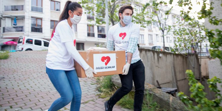 THY’nin iyilik melekleri, ihtiyaç sahipleri ve anneleri unutmadı