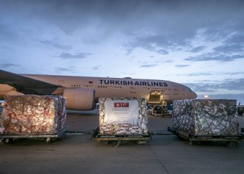 Tunus’a yardım malzemelerini THY taşıdı