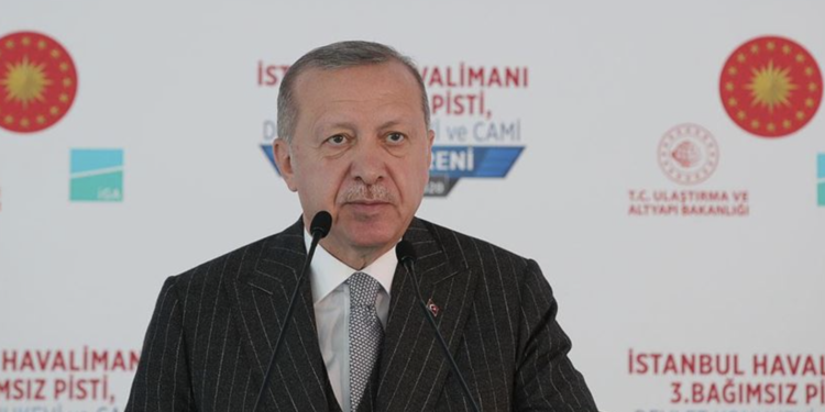 Erdoğan, İstanbul Havalimanı’nın 3. pistini açtı