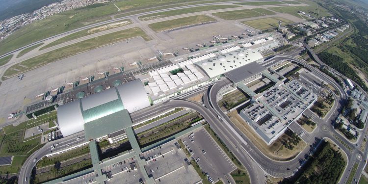 İzmir Adnan Menderes’te uçuşlar başarıyla başladı