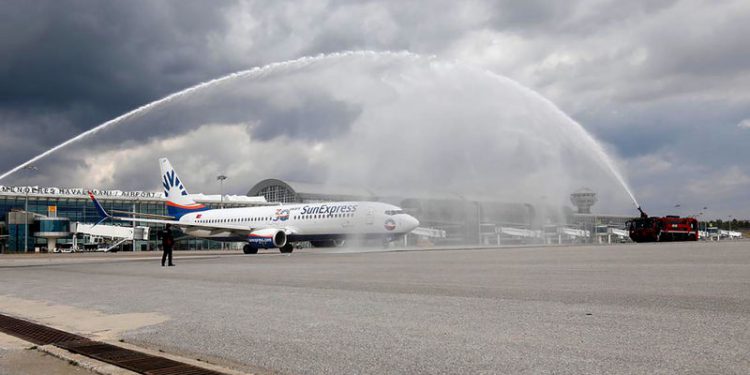 SunExpress İzmir’den ilk uçuşunu yaptı