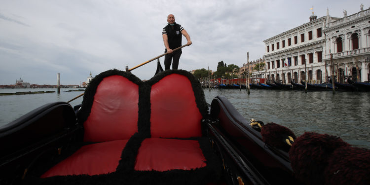 İç turizmi teşvik için ailelere 500 euro ikramiye