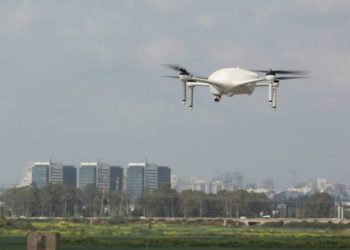 Singapur’da sosyal mesafe takipçisi drone