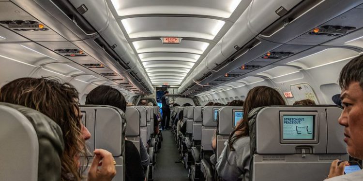 Ekim ayına kadar orta koltuk boş uçacak