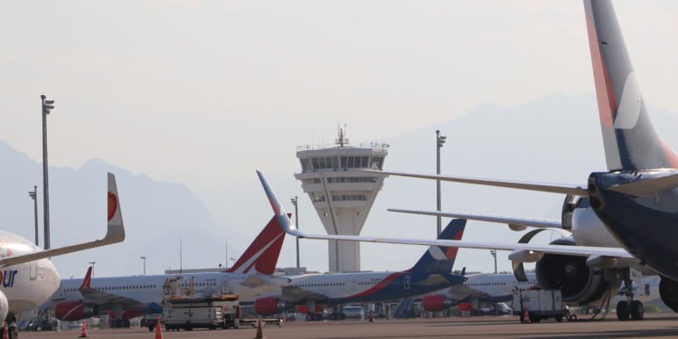 Antalya’ya 3 günde 510 uçakla, 100 bin yolcu geldi