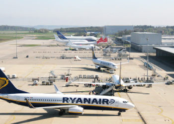 Almanya’da 7 havalimanının kapatılması istendi