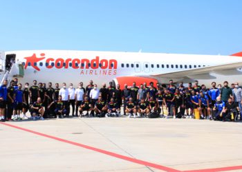 Alanyaspor UEFA maçı için Norveç’e Corendon’la uçtu