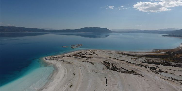 Salda’nın ‘Beyaz Adalar’ bölgesinde göle ve plaja giriş yasaklandı