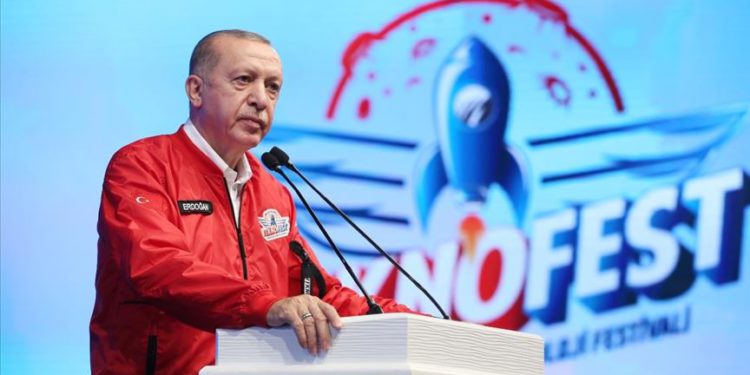 Erdoğan: İHA alanındaki başarıyı otomobil ve uçan arabalarda yakalayacağız