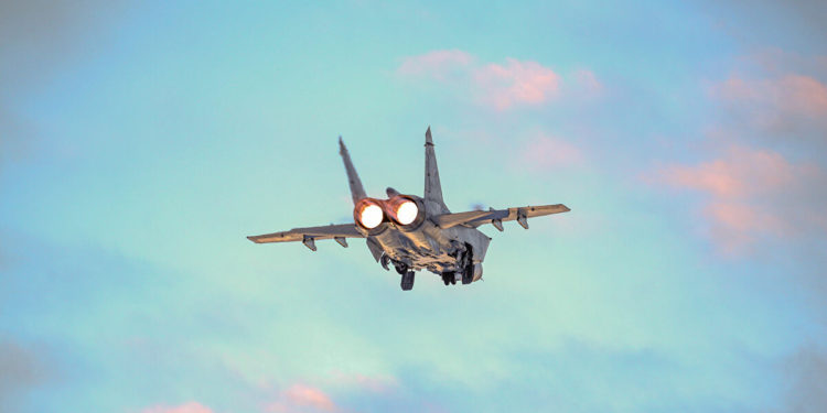 Rus MiG-31 uçağından Stratosfer’de manevra