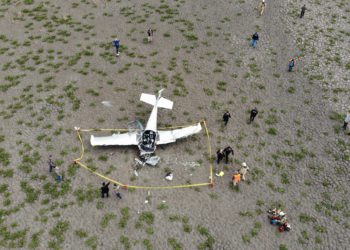 Büyükçekmece’de Ayjet’in eğitim uçağı düştü