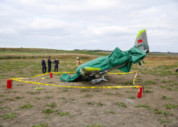 Kaza yapan eğitim uçağının enkazı kaldırıldı