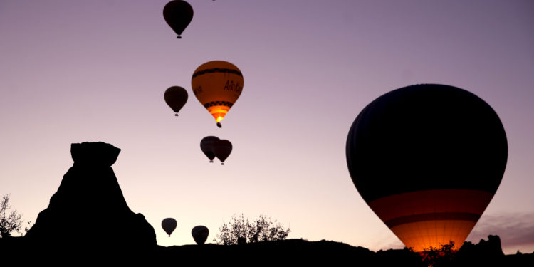 Kapadokya’da balonların dansı
