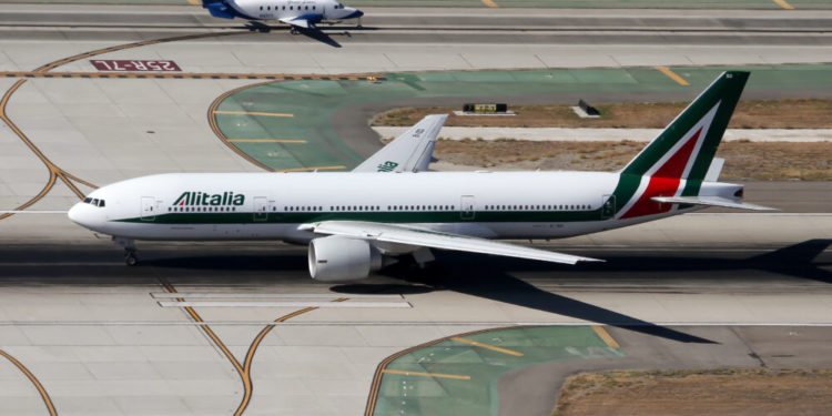 Alitalia 9 ay sonra Brezilya ve Arjantin’e uçacak