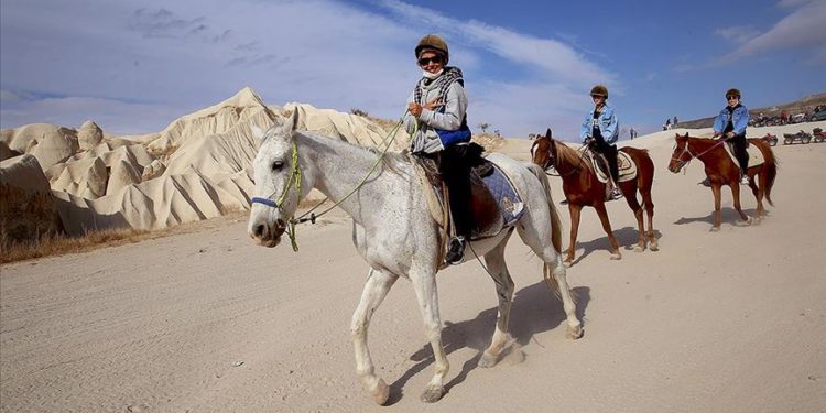 Yerli turistler hafta sonu Kapadokya’yı tercih etti