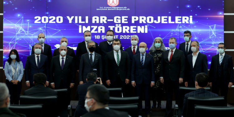 Savunma sanayisinde 6 Ar-Ge projesi için imzalar atıldı