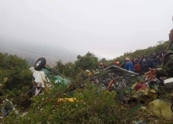 Kenya’da uçak düştü: 2 ölü