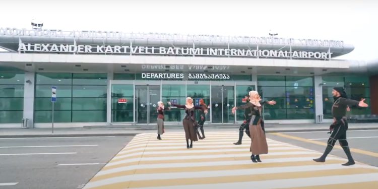 Yenilenen Batum Havalimanı yarın hizmete açılıyor