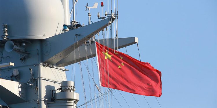 Çin’e ait ‘Tip 055’ güdümlü roket destroyeri ilk kez Japonya’ya yaklaştı