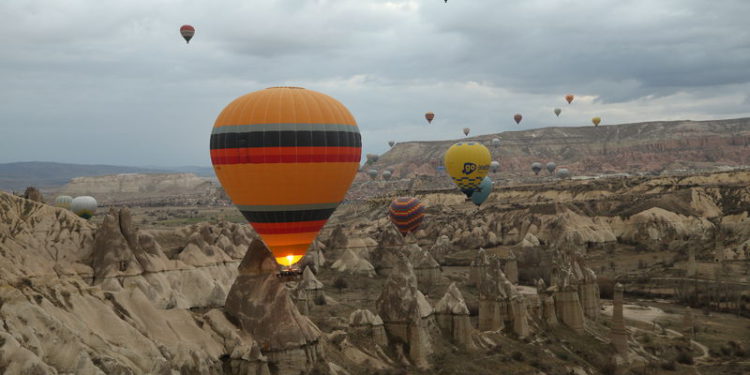Down sendromlu çocuklar balon turuna katıldı