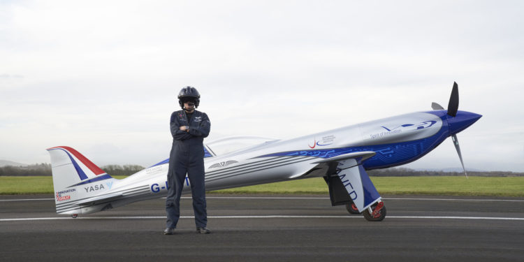 Elektrik motorlu uçak hız rekoruna hazırlanıyor