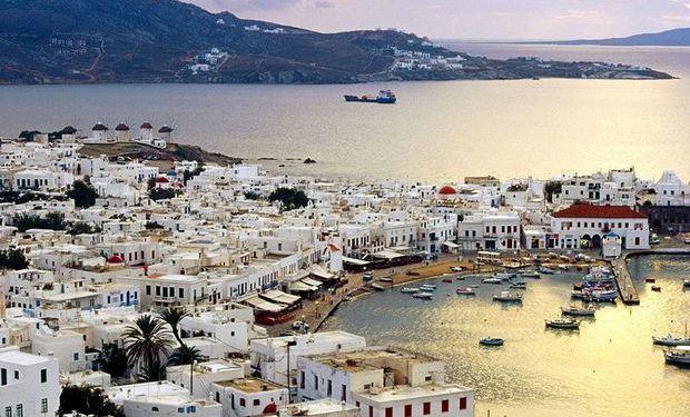 Yunanistan, bazı ülkelere 7 gün karantina uygulamasını kaldırıyor