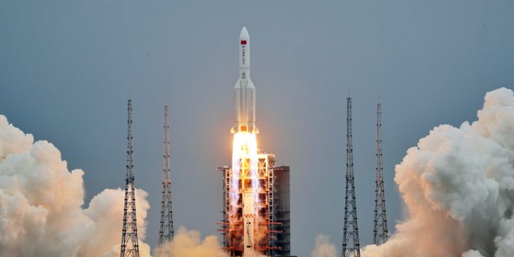 Çin Uzay İstasyonu’nun çekirdek modülü uzaya gönderildi