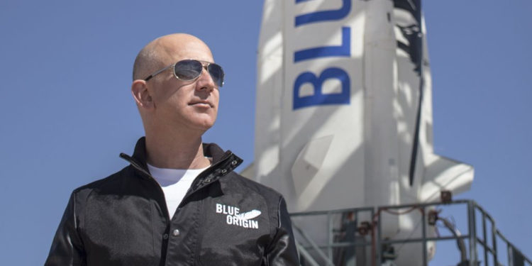 Jeff Bezos uzaya gidiyor
