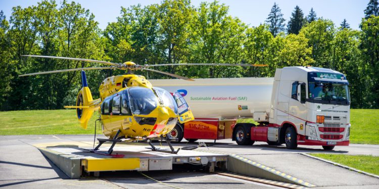 H145 ilk kez sürdürülebilir havacılık yakıtıyla uçtu