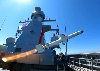 Atmaca ilk kez gemi hedefi vurdu