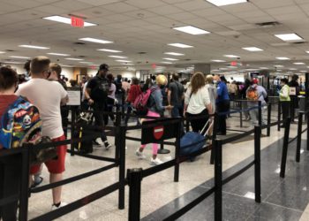 ABD, delta varyantı nedeniyle seyahat kısıtlamalarını kaldırmayacak