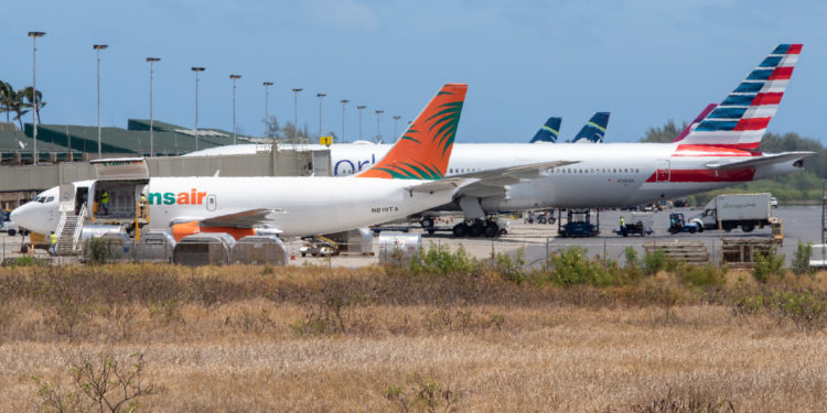 Boeing 737 kargo uçağı Hawaii açıklarında denize düştü