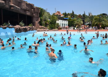 Yerli turist ilk 3 ayda 6 milyar lira harcadı