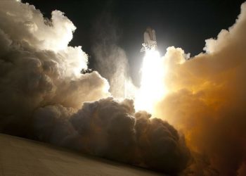 Milyarderler rekabeti uzaya taşıdı