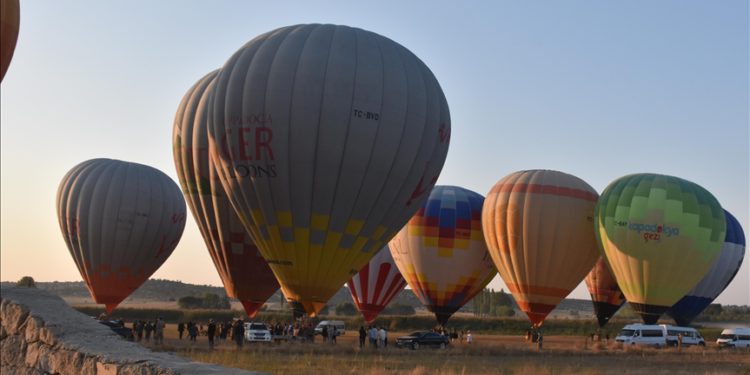 Balonlar Büyük Taarruz’un 99’uncu yıl dönümü için havalandı