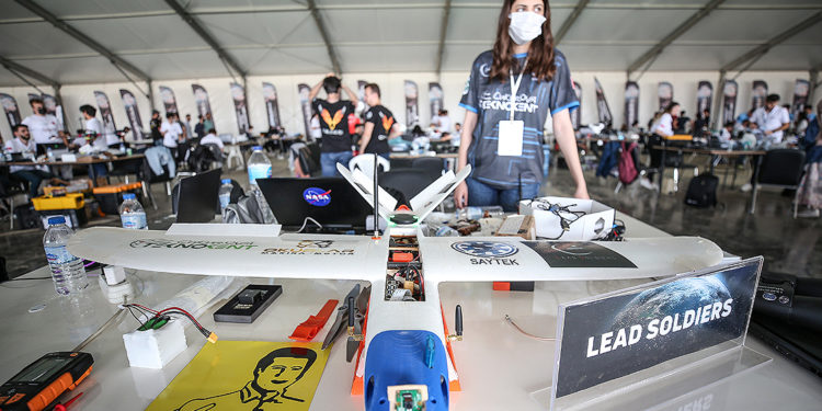 Savaşan İHA’lar yarışması Bursa’da başladı