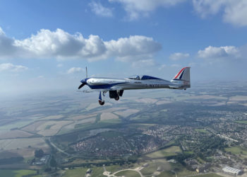 Rolls-Royce’nin elektrikli uçağı gökyüzü ile buluştu