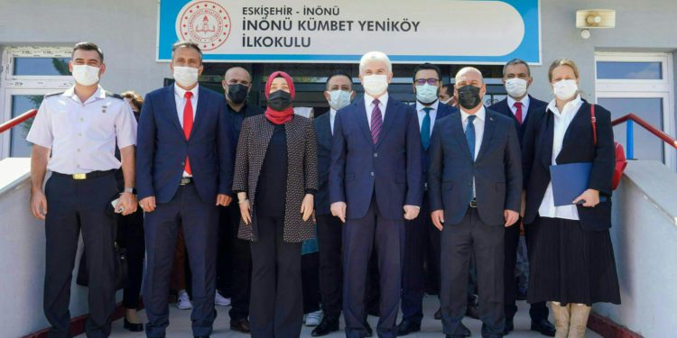 TEI çalışanlarından köy okuluna destek