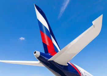 Aeroflot aşısız pilotlarını ücretsiz izne çıkardı