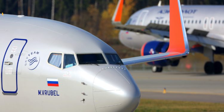 Aeroflot aşısız pilotlarını ücretsiz izne çıkardı