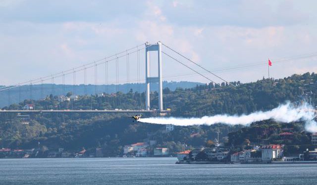 Dario Costa, kırdığı dünya rekorunu İstanbul Boğazı’nda kutladı