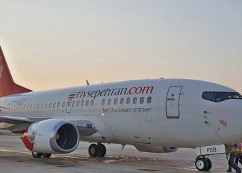 İran’ın Meşhed şehrinden ilk uçak İzmir’e indi